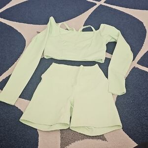 5 Dancewear Long Sleeve Top And Matching Shorts